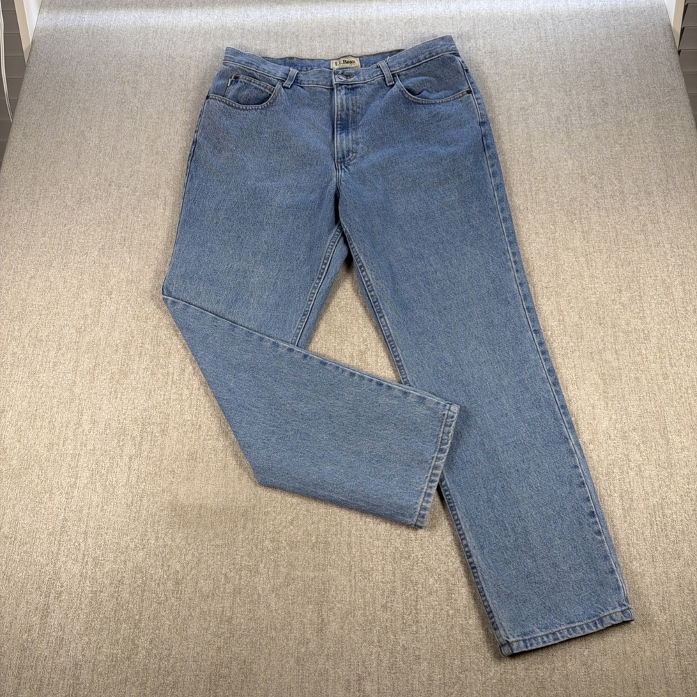 LL Bean Jeans Men Size 35x30 Classic Fit Cotton Light wash Denim Casual Hiking